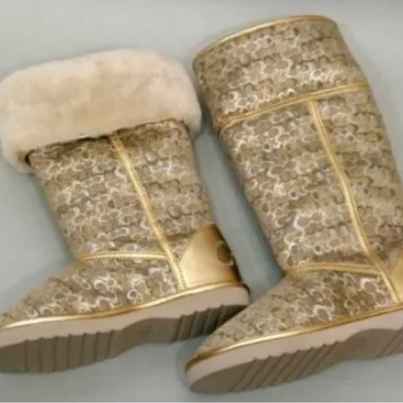 Coach Signature Shearling Boots Nicole Warm and comfy! - Picture 2 of 3